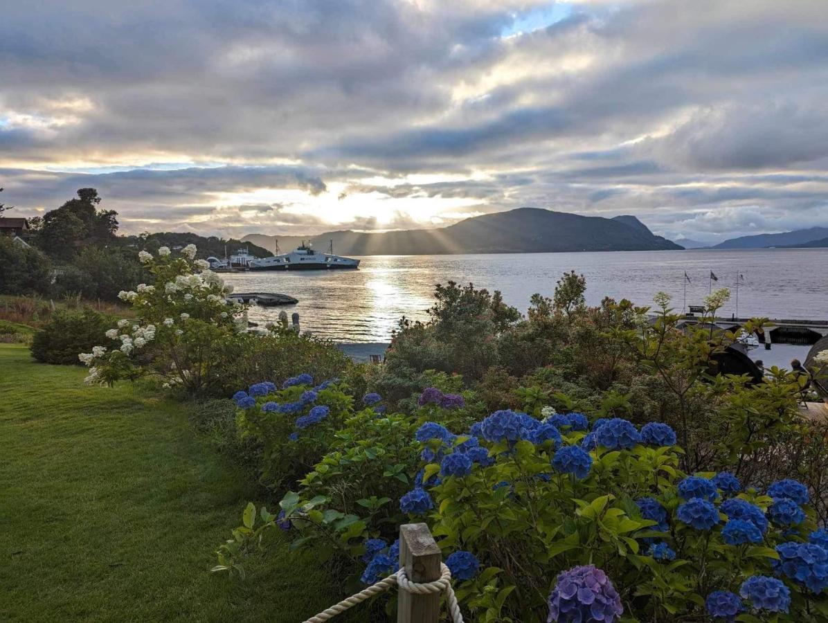Smaken Av Ryfylke Event As Overnatting, Bygningen Drives Ikke Som Hotell Hjelmeland Exterior foto